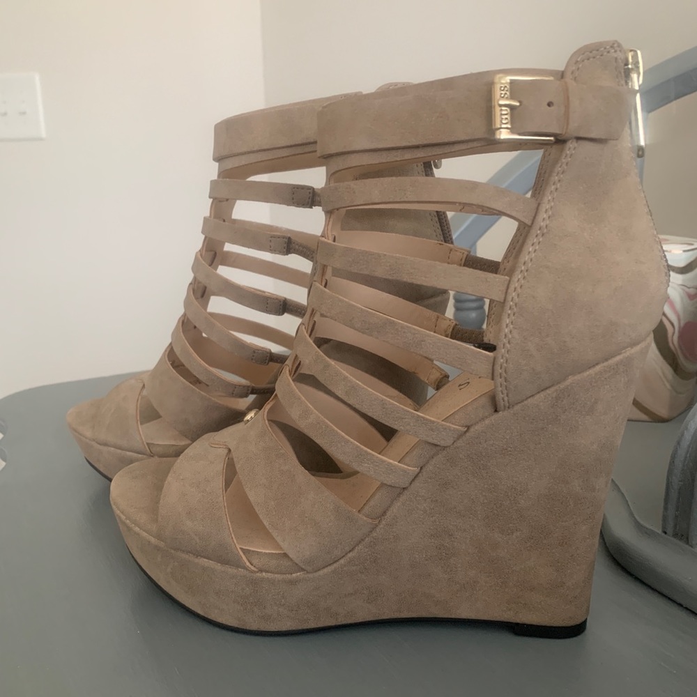 Size 7.5 Guess Wedges